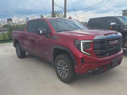 Used 2023 GMC Sierra 1500 AT4 w/ Technology Package AWD/4WD image 8