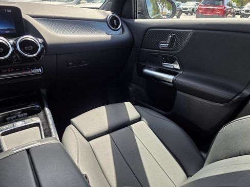 Used 2025 Mercedes-Benz GLA 250 image 15