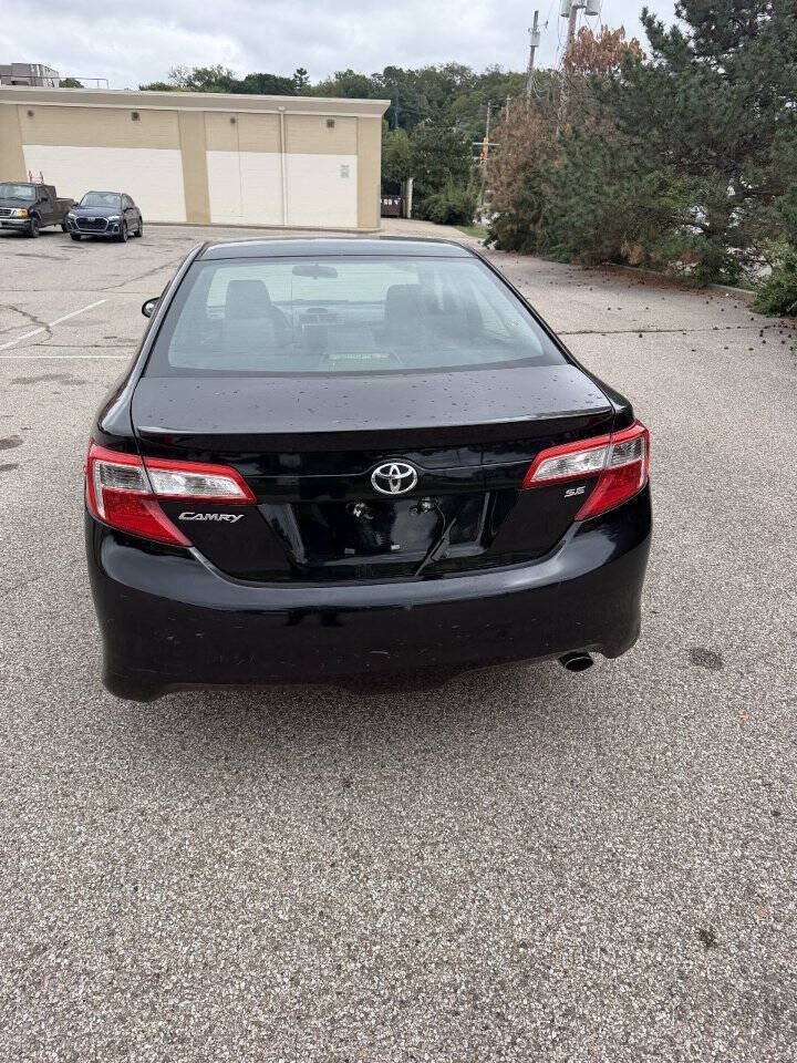 Used 2012 Toyota Camry SE FWD image 3