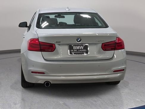 Used 2018 BMW 320i xDrive Sedan AWD/4WD image 7