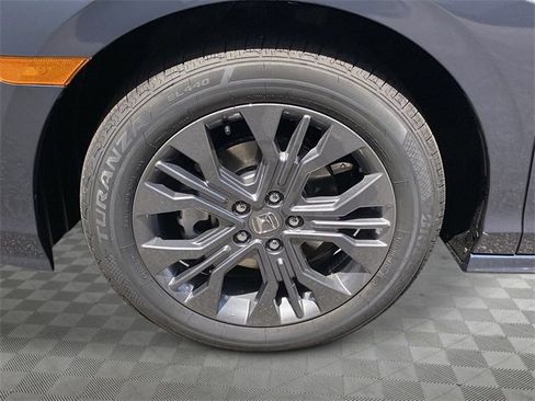 New 2026 Honda Odyssey Touring image 9