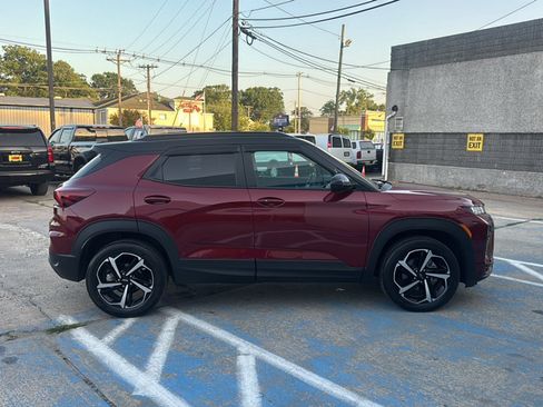 Used 2023 Chevrolet TrailBlazer RS w/ Sun and Liftgate Package AWD/4WD image 9