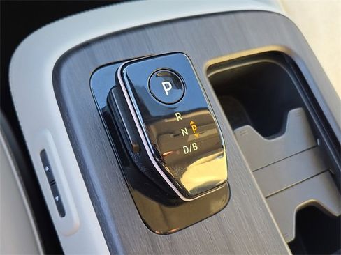 Used 2024 Nissan Ariya FWD image 15