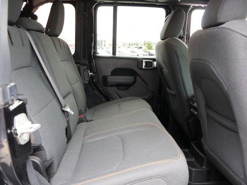 Used 2024 Jeep Wrangler Unlimited AWD/4WD image 12