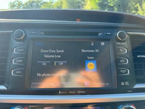 Used 2018 Toyota Highlander XLE AWD/4WD image 15