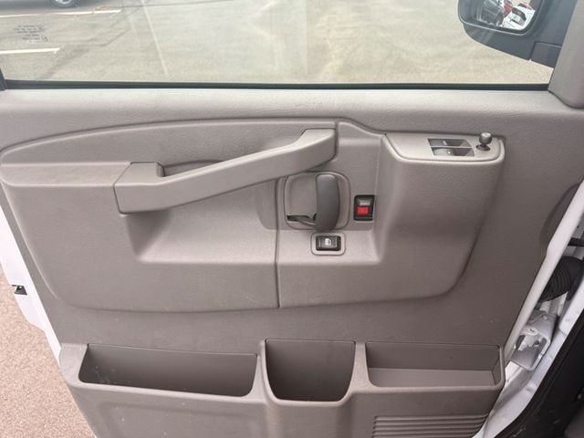 Used 2025 GMC Savana 2500 w/ Driver Convenience Package RWD image 7
