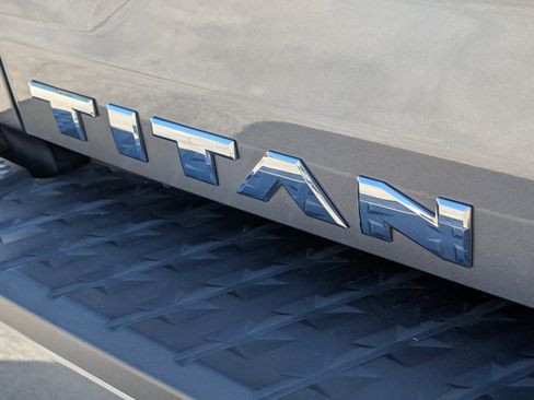 Certified 2021 Nissan Titan SL w/ Moonroof Package image 16