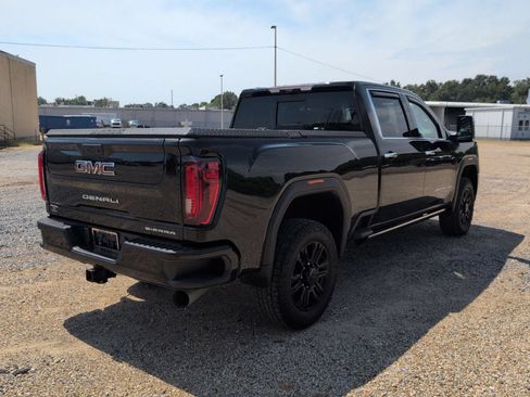 Used 2022 GMC Sierra 2500 Denali w/ Denali Black Diamond Edition AWD/4WD image 6