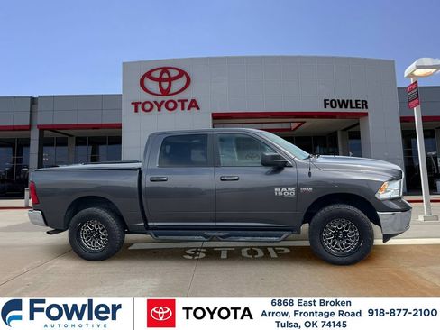 Used 2019 RAM 1500 Classic SLT AWD/4WD image 7