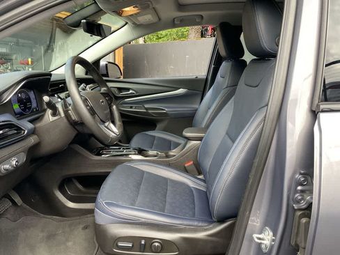 Used 2023 Chevrolet Bolt EUV Premier w/ Sun & Sound Package FWD image 14