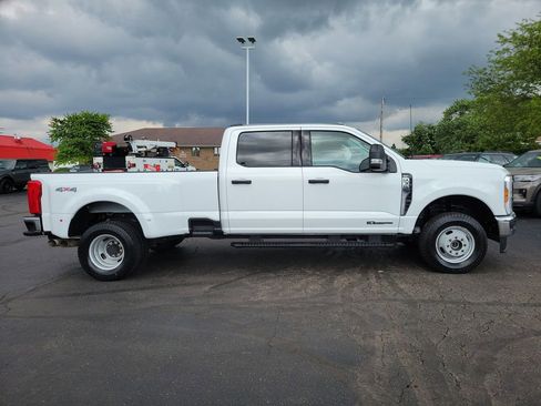 Certified 2025 Ford F350 XLT AWD/4WD image 3