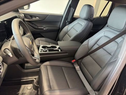 New 2026 Chevrolet Equinox LT w/ Convenience Package II AWD/4WD image 11