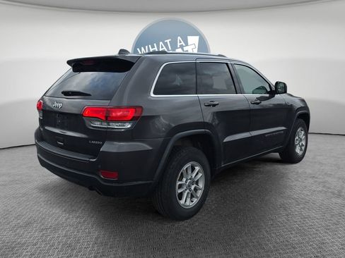 Used 2020 Jeep Grand Cherokee Laredo image 3