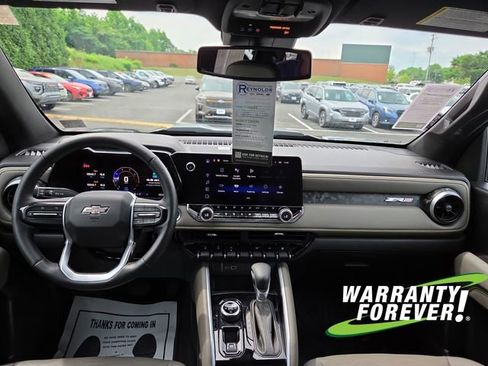 Used 2024 Chevrolet Colorado ZR2 w/ ZR2 Convenience Package III AWD/4WD image 10