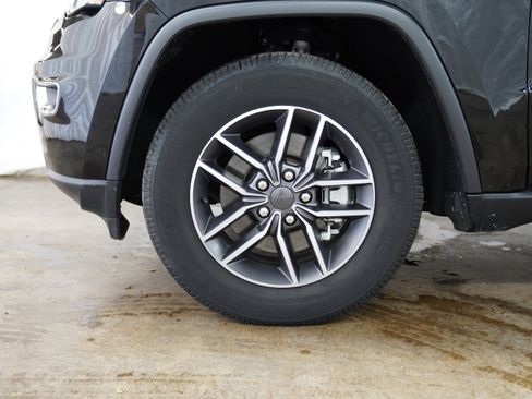 Used 2022 Jeep Grand Cherokee Limited AWD/4WD image 15