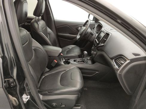 Used 2019 Jeep Cherokee Limited image 21