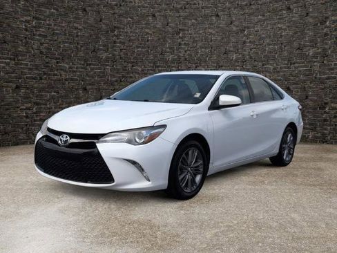 Used 2017 Toyota Camry SE FWD image 6