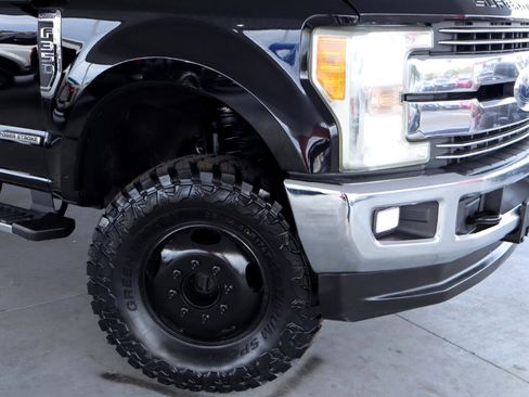 Used 2017 Ford F350 Lariat w/ Chrome Package image 4