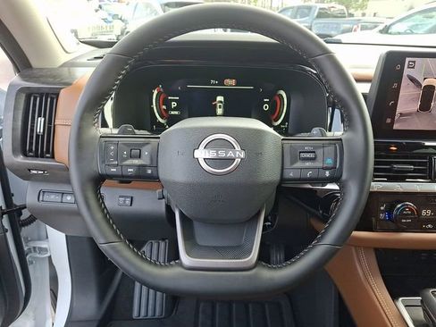 New 2026 Nissan Pathfinder Platinum image 18