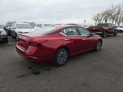 Used 2023 Nissan Altima 2.5 SV image 4