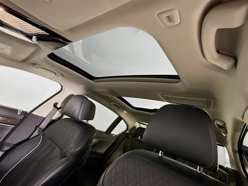 Used 2021 BMW 750i xDrive w/ Executive Package image 23