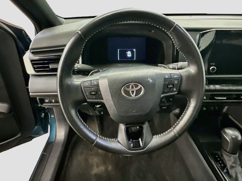 Used 2025 Toyota Camry SE FWD image 18