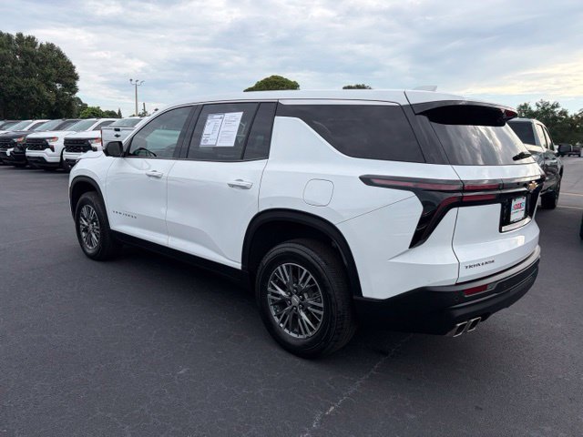 Used 2024 Chevrolet Traverse LS FWD image 4