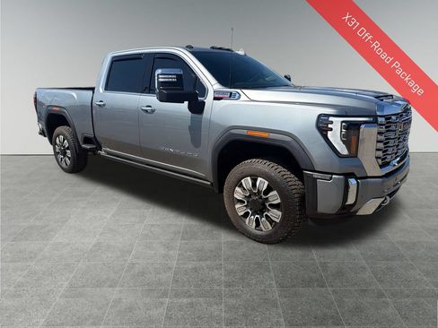 Used 2024 GMC Sierra 2500 Denali w/ Denali Reserve Package AWD/4WD image 9