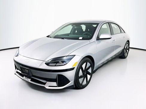 Used 2024 Hyundai Ioniq 6 SE RWD image 3