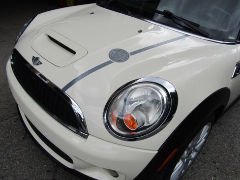 Used 2010 MINI Cooper Clubman S image 32