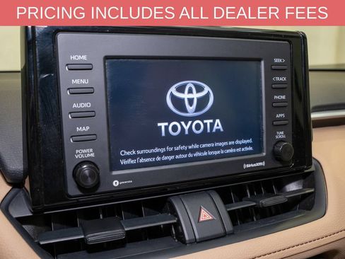 Used 2021 Toyota RAV4 LE FWD image 11