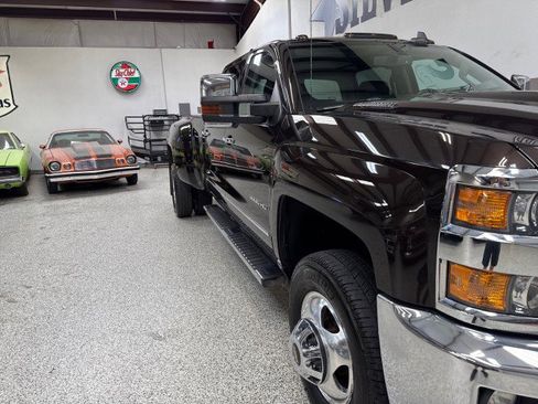 Used 2019 Chevrolet Silverado 3500 LTZ w/ Duramax Plus Package image 47