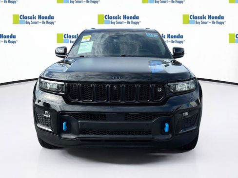 Used 2022 Jeep Grand Cherokee Trailhawk w/ Advanced Protech Group II AWD/4WD image 2