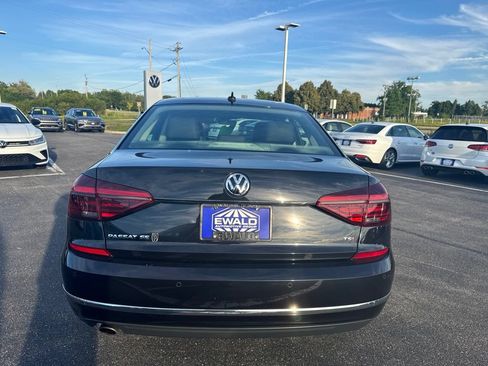 Used 2017 Volkswagen Passat 1.8T SE FWD image 6