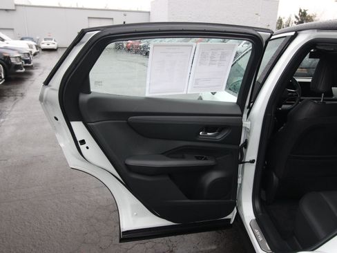 Used 2023 Nissan Ariya FWD image 25