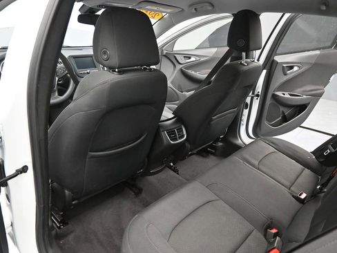 Used 2017 Chevrolet Malibu LT image 15