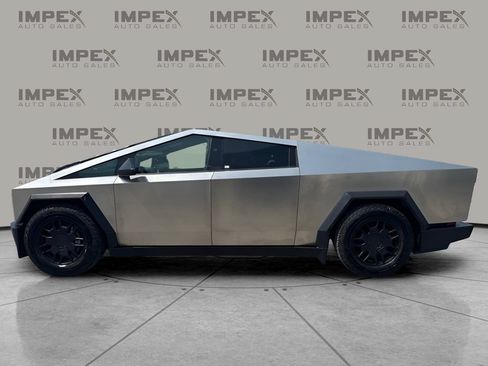 Used 2024 Tesla Cybertruck AWD Crew Cab image 2