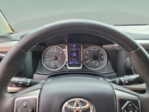 Used 2019 Toyota Tacoma SR5 AWD/4WD image 17