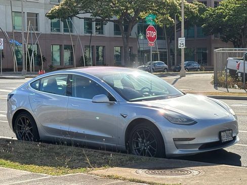 Used 2018 Tesla Model 3 Mid Range RWD image 6