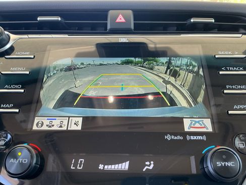 Used 2020 Toyota Camry XLE w/ Driver Assist Package FWD image 29