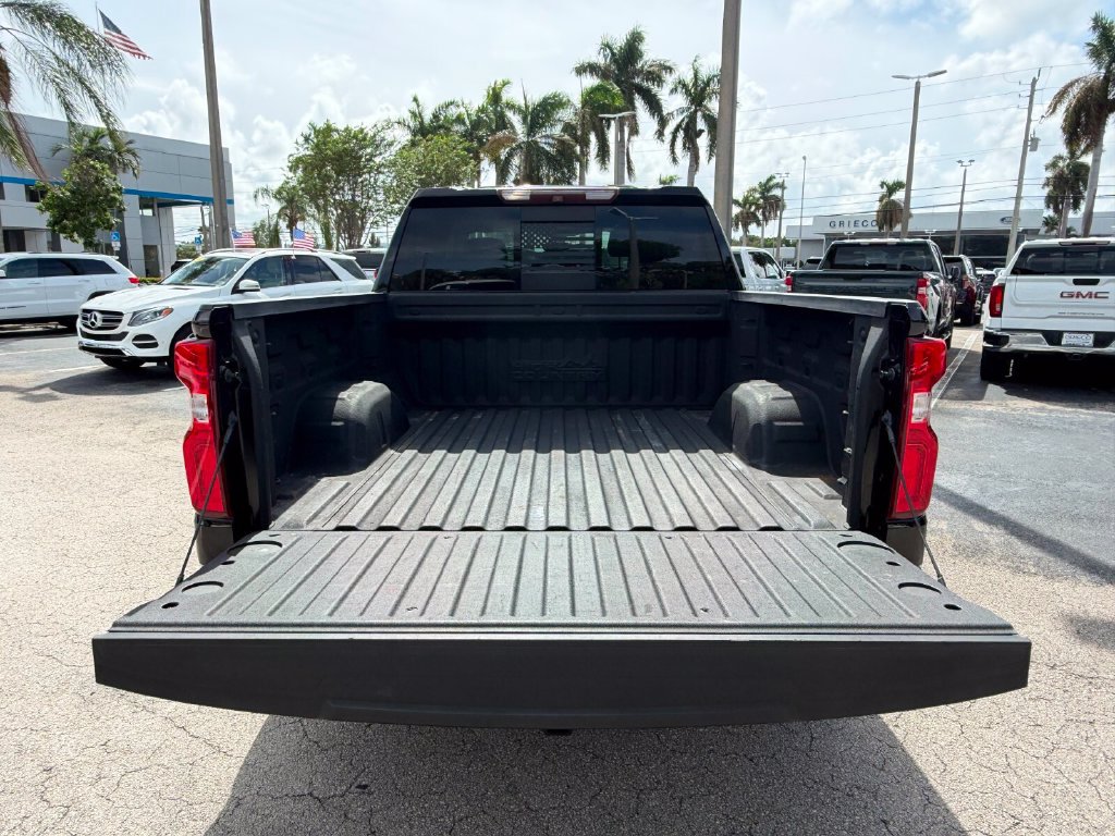 Used 2019 Chevrolet Silverado 1500 High Country w/ Technology Package AWD/4WD image 15