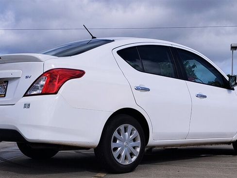 Used 2018 Nissan Versa SV FWD image 6