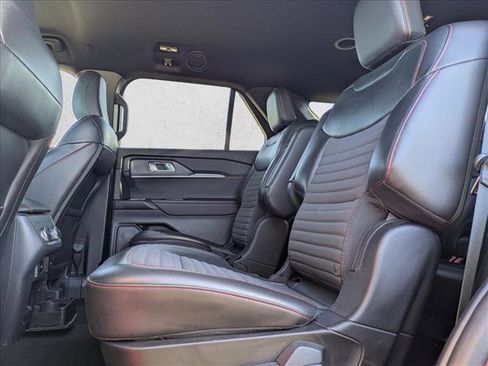 Used 2025 Ford Explorer ST-Line AWD/4WD image 18