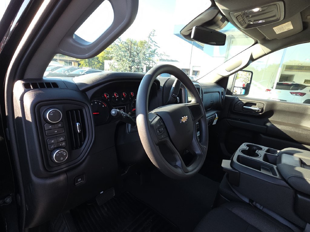 New 2026 Chevrolet Silverado 2500 Custom w/ Custom Value Package AWD/4WD image 15