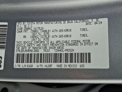 Used 2024 Toyota Tacoma TRD Sport w/ TRD Sport Premium Package AWD/4WD image 31