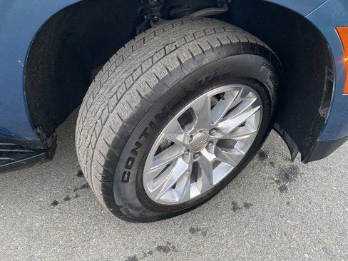 Used 2025 Chevrolet Suburban Premier image 6