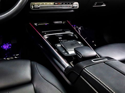 Certified 2021 Mercedes-Benz GLA 250 4MATIC image 7