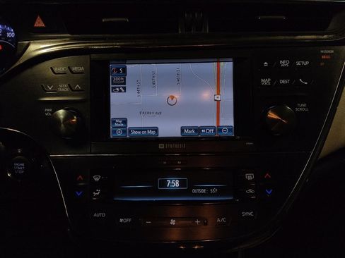 Used 2014 Toyota Avalon Limited image 25