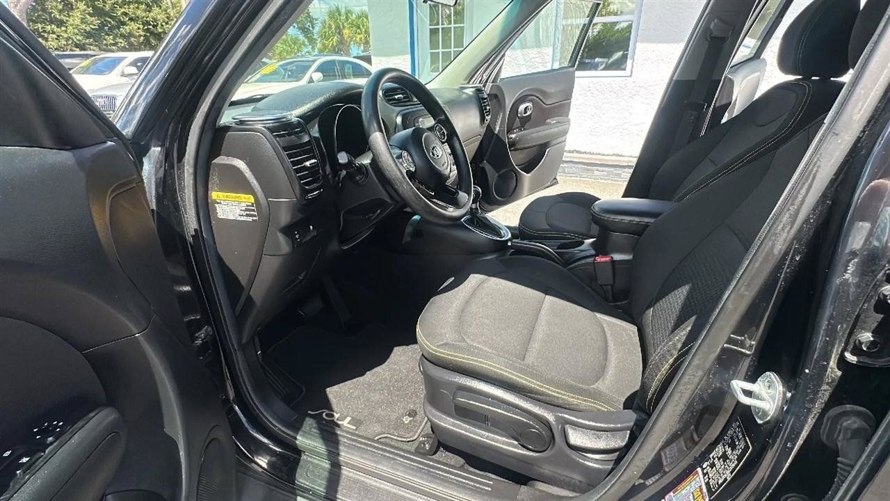 Used 2016 Kia Soul + FWD image 21