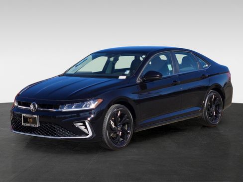 Used 2025 Volkswagen Jetta SE image 8